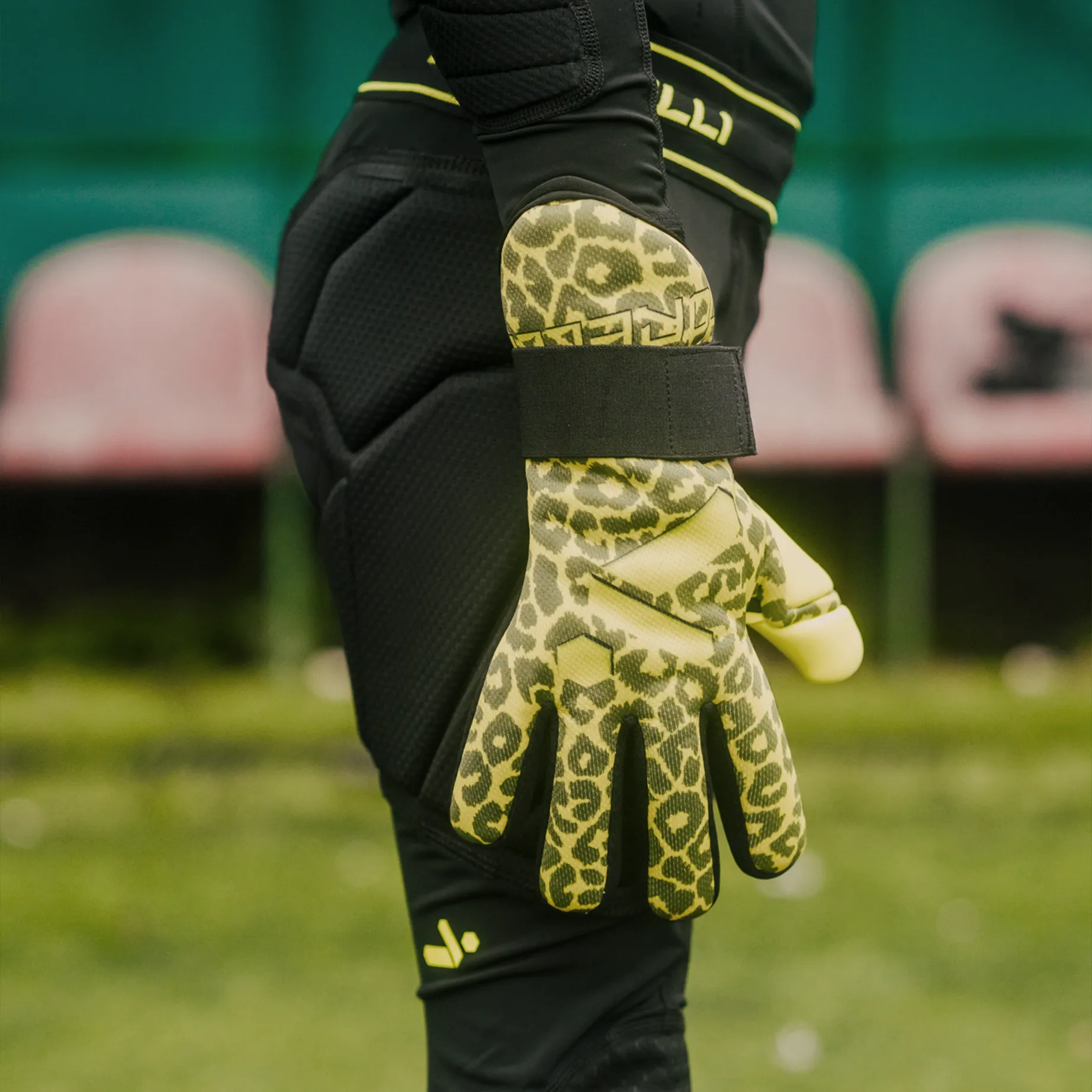 Challenger Youth GK Gloves